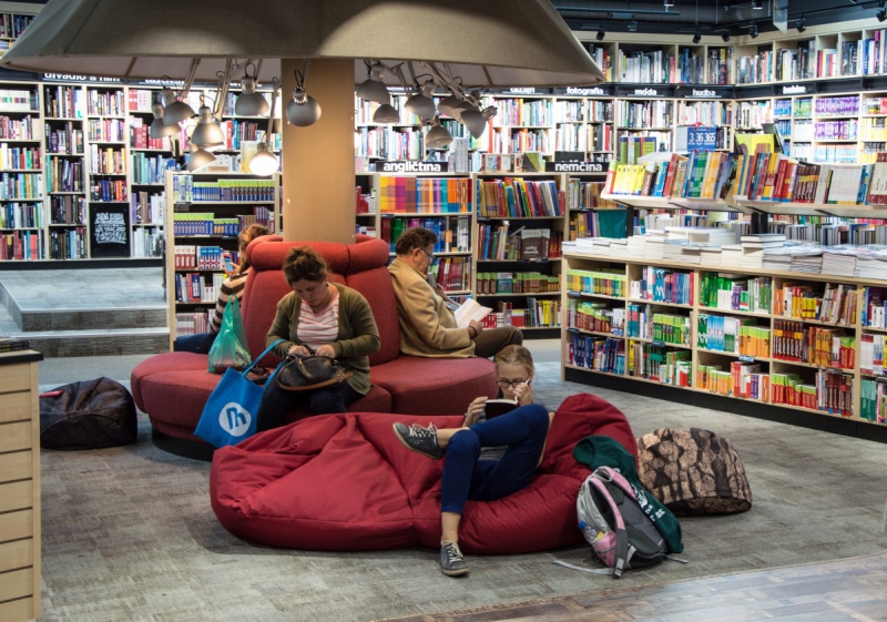 vente-VILLENEUVE LOUBET-min_books_bookstore_book_reader_readers_reading_shop_sale_books-849006